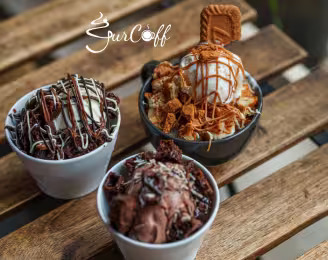 Helado casero cremoso hecho sin máquina en casa